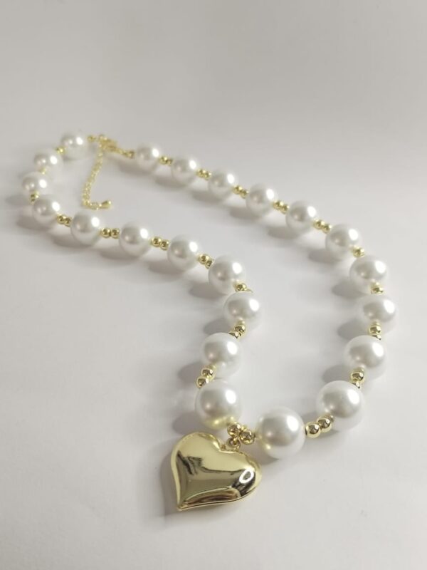 Gargantilla de perla con corazón